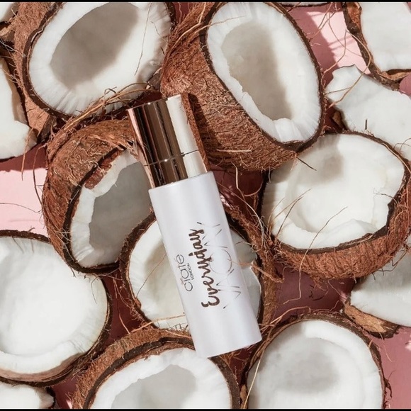 CIATÉ Everyday VACAY Face Setting Spray Mist - Picture 2 of 12